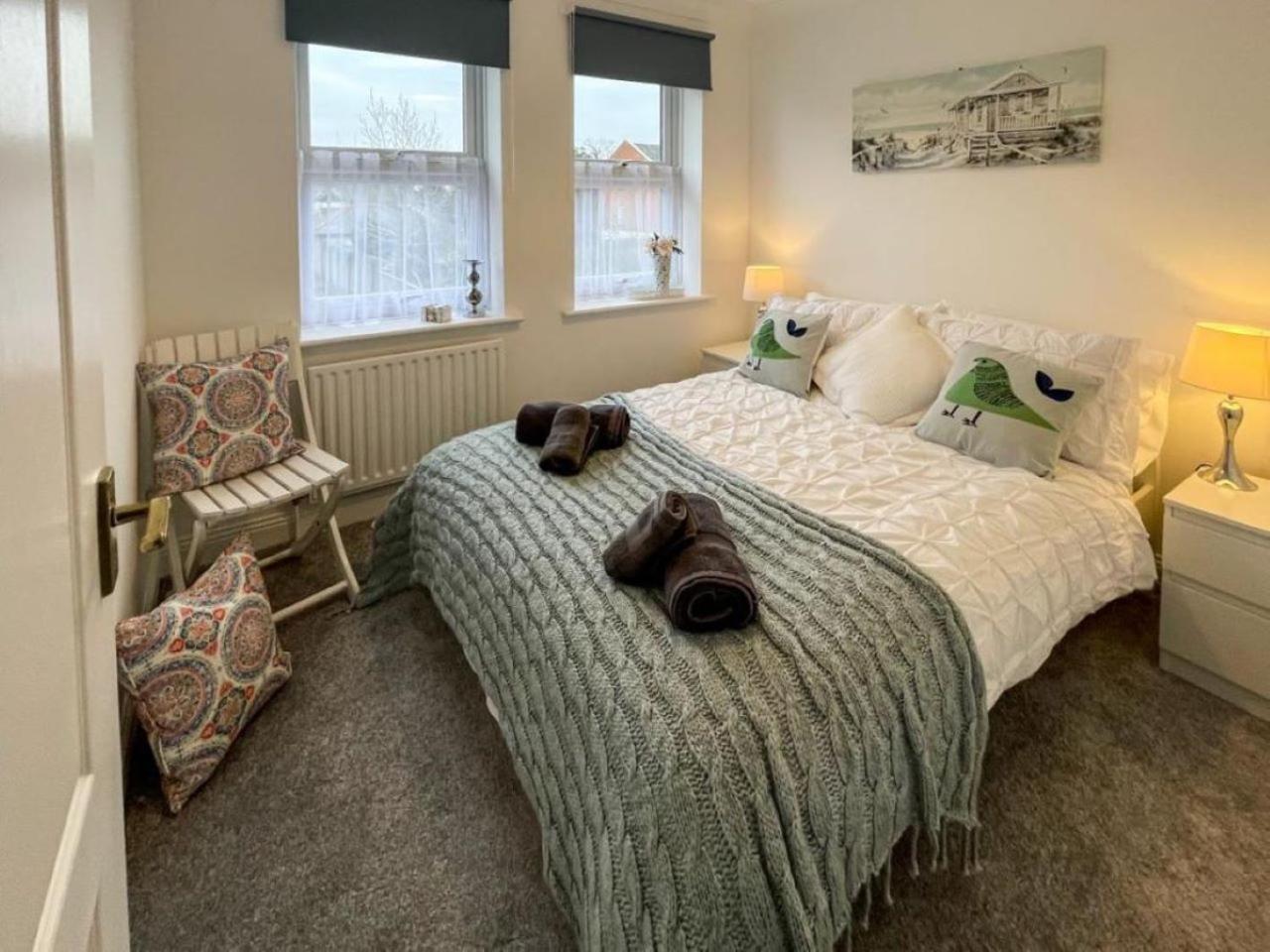 The Sashes - Stylish Apartment - Free Parking - Ultrafast Wifi - Smart Tv - Netflix - Sleeps Up To 6! Close To Poole Town Center & Sandbanks & Bournemouth Extérieur photo
